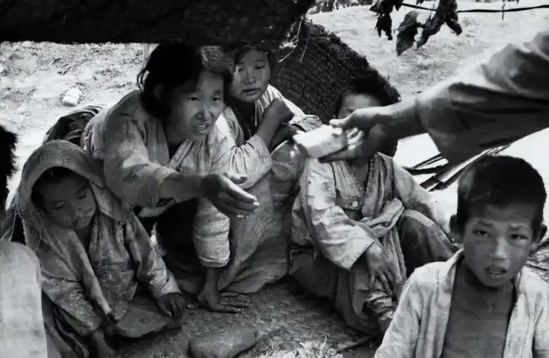 原創抗美援朝時期，朝鮮後方女性眾多，志願軍鐵律：不得有越軌言行