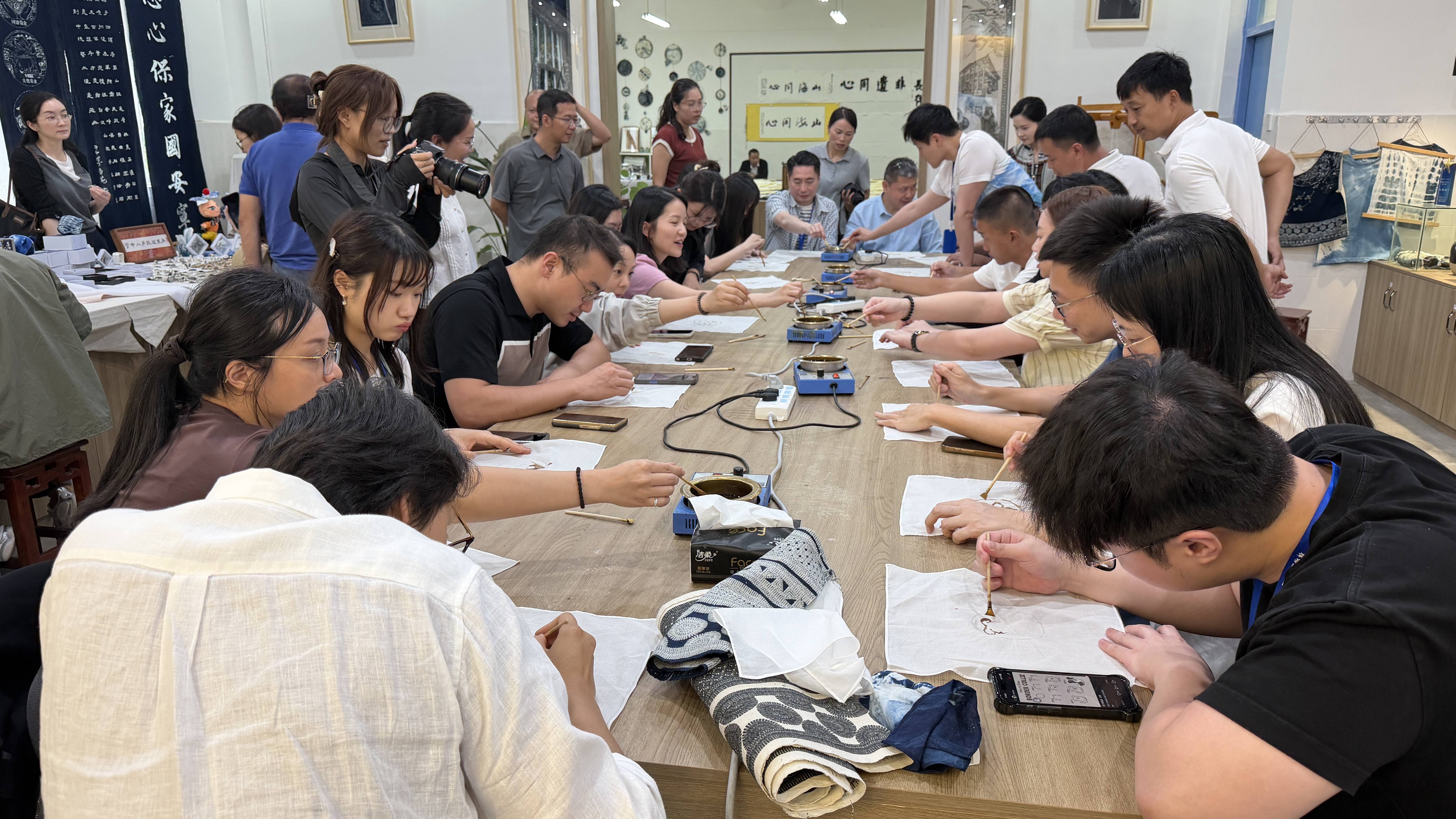 香港法律人才“帶路行”代表團到文山參訪交流