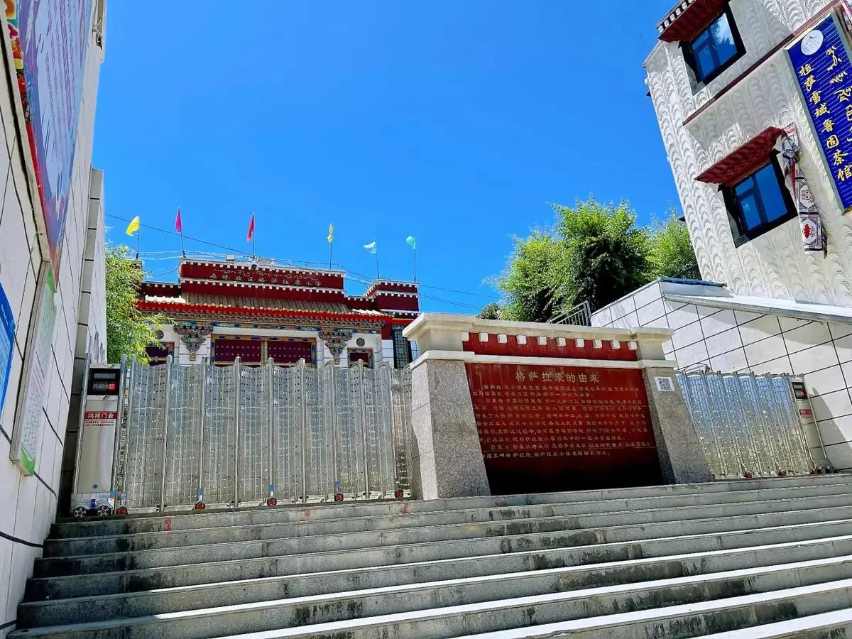 後藏中心日喀則，班禪駐錫地扎什倫布寺（小學與古堡）