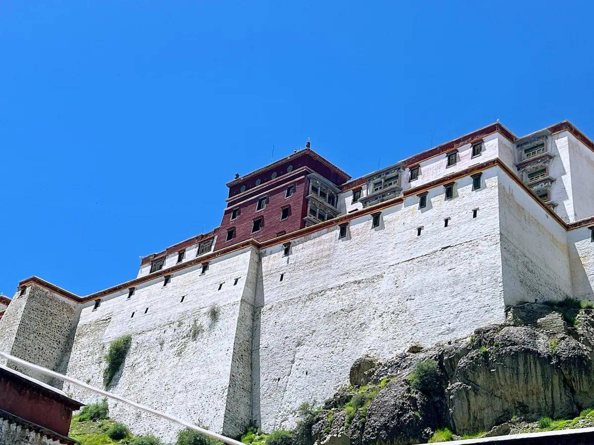 後藏中心日喀則，班禪駐錫地扎什倫布寺（小學與古堡）