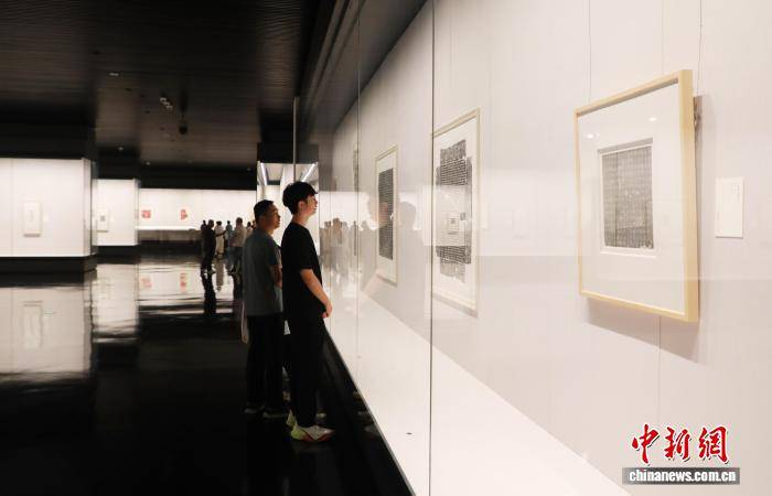 河南鄭州：“字裡千秋·今古通脈”書法藝術展啟幕
