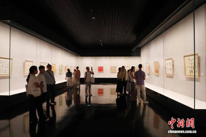 河南鄭州：“字裡千秋·今古通脈”書法藝術展啟幕