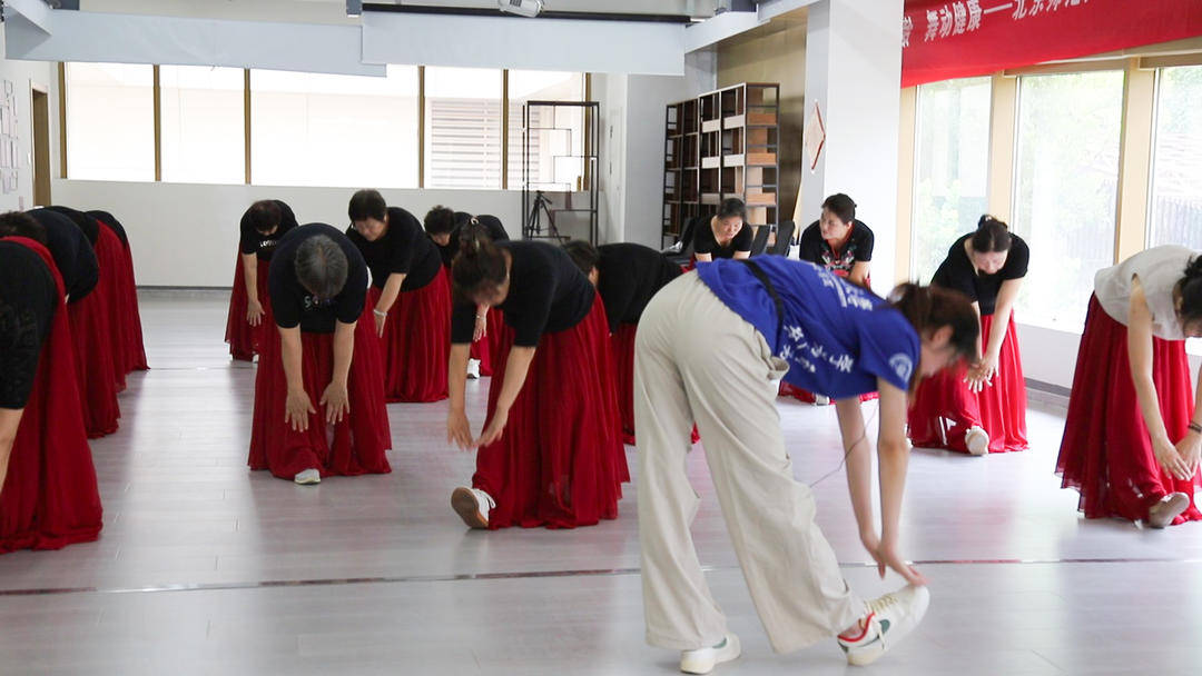 當二十歲遇見六十歲：濟南這堂康養舞蹈課，跳出了跨代陪伴新模樣