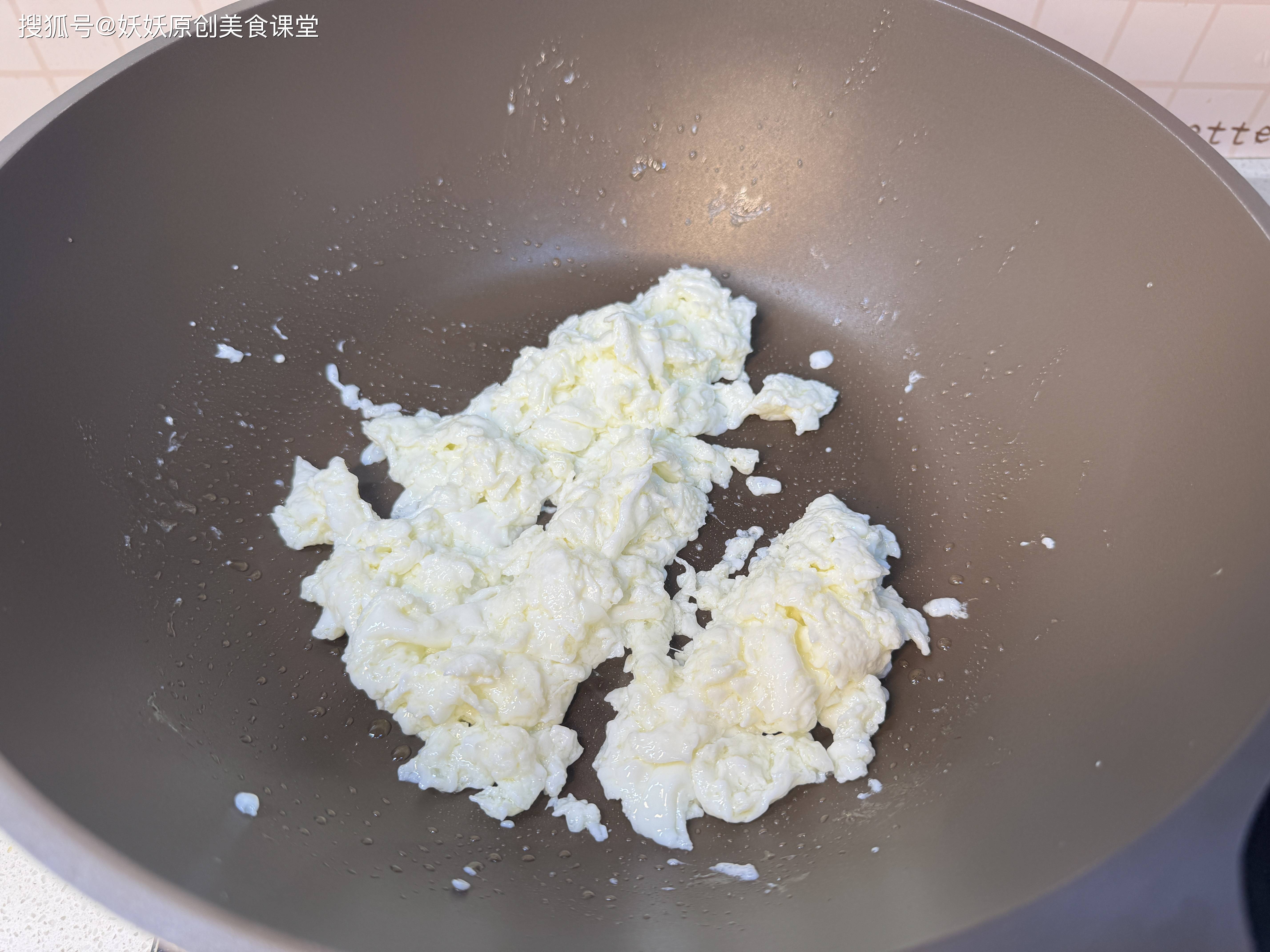 原創蛋白質爆棚！這菜上桌全家瘋搶！比大魚大肉更受歡迎，趕緊收藏！