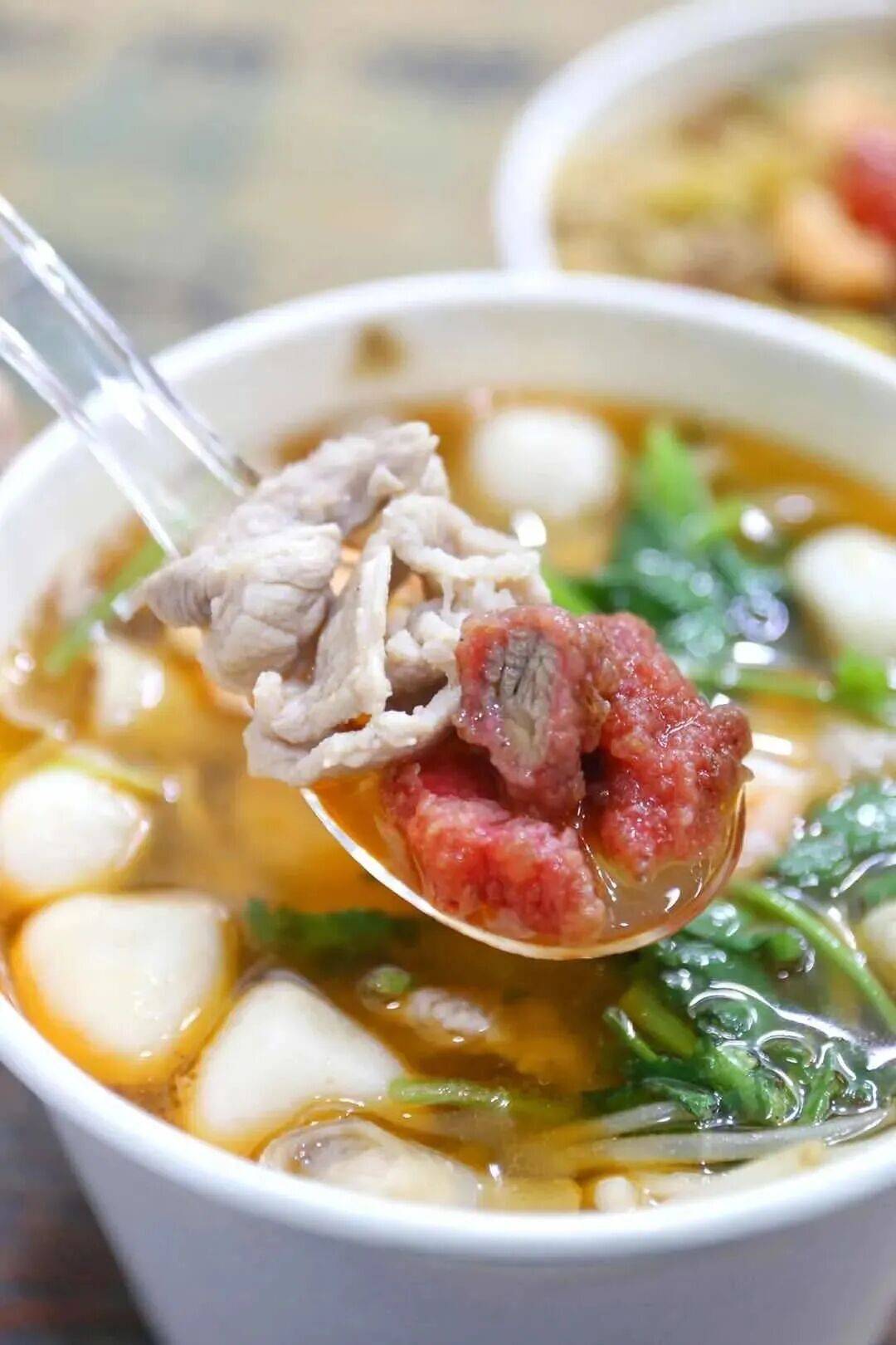 老廈門的美食江湖裡，明月阿姨家的蝦面可佔據了一席之地