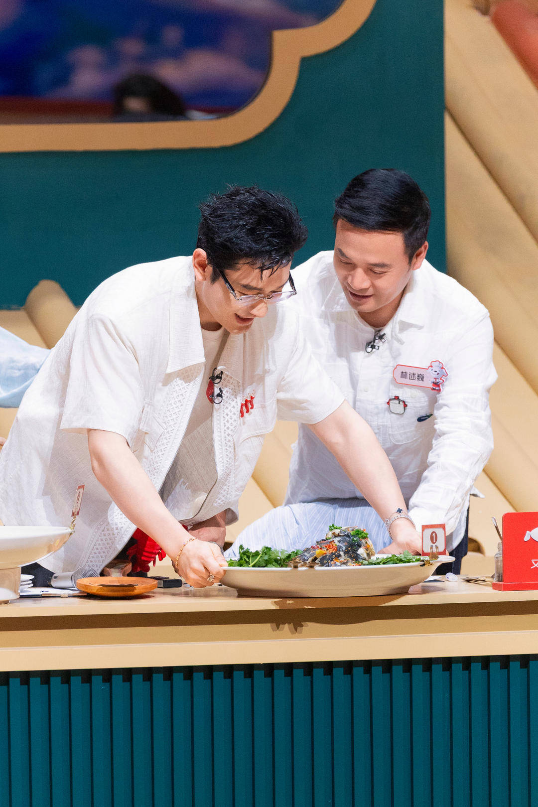 黃曉明被湘菜“香到流口水”，《家鄉美食大賽》熱辣首播