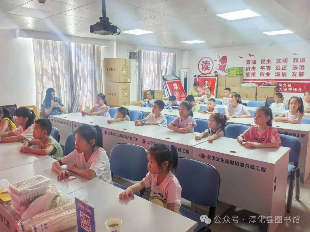 原創淳化縣圖書館開展暑期多巴胺盆栽親子手工活動