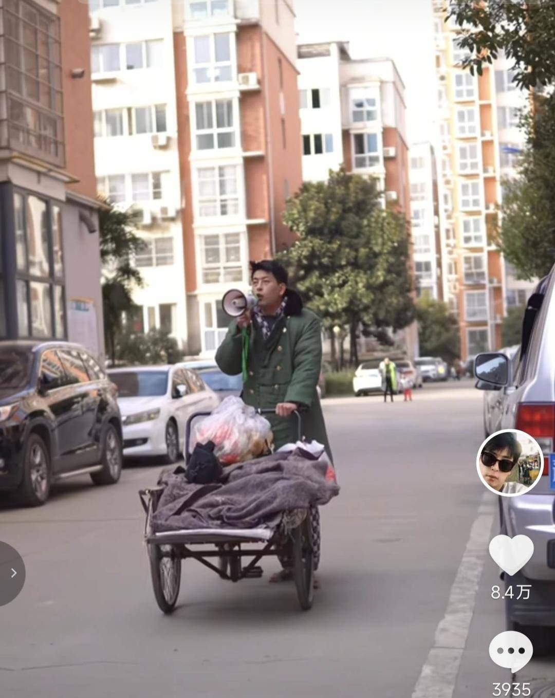 “回收二手熊孩子”影片成家長收藏款 對話“娃見愁阿君叔叔”：被二胎家長催著營業