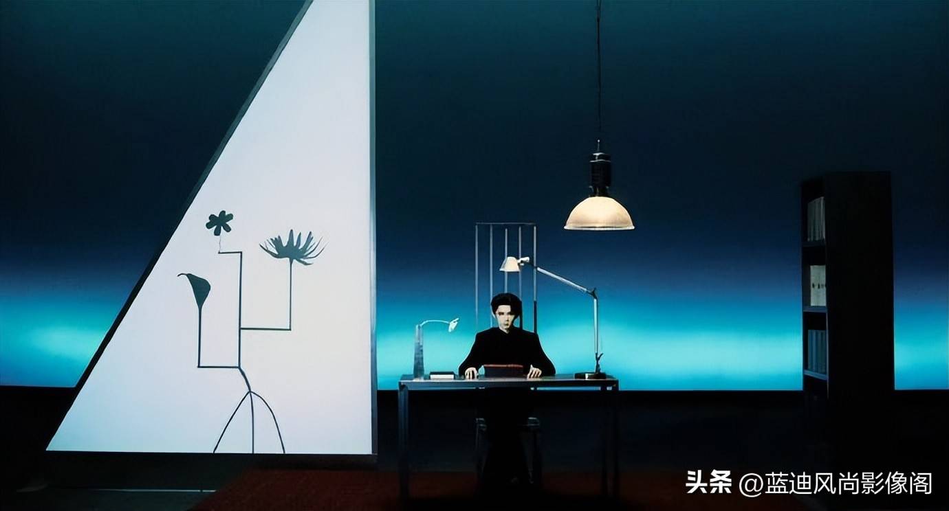 原創馬嘉祺大片：以暗黑極簡時裝，復刻自白派詩歌向內剖白的精神宇宙