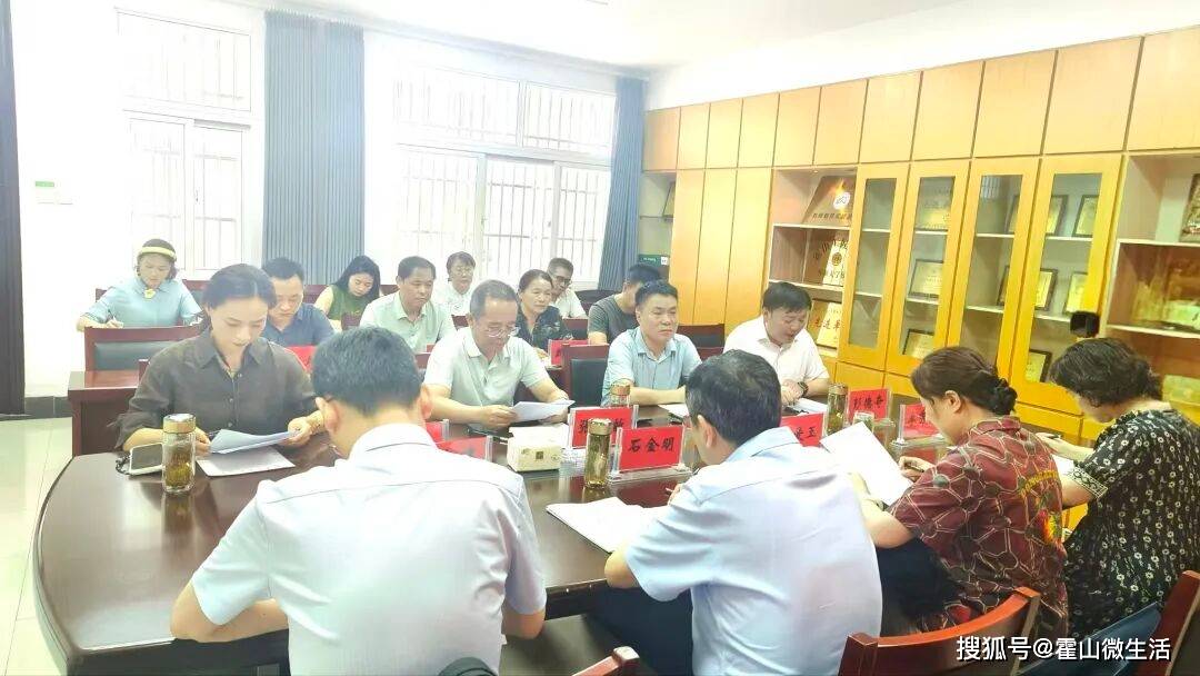 安徽開放大學黨委書記、校長杜愛玉一行蒞臨霍山開放大學調研指導