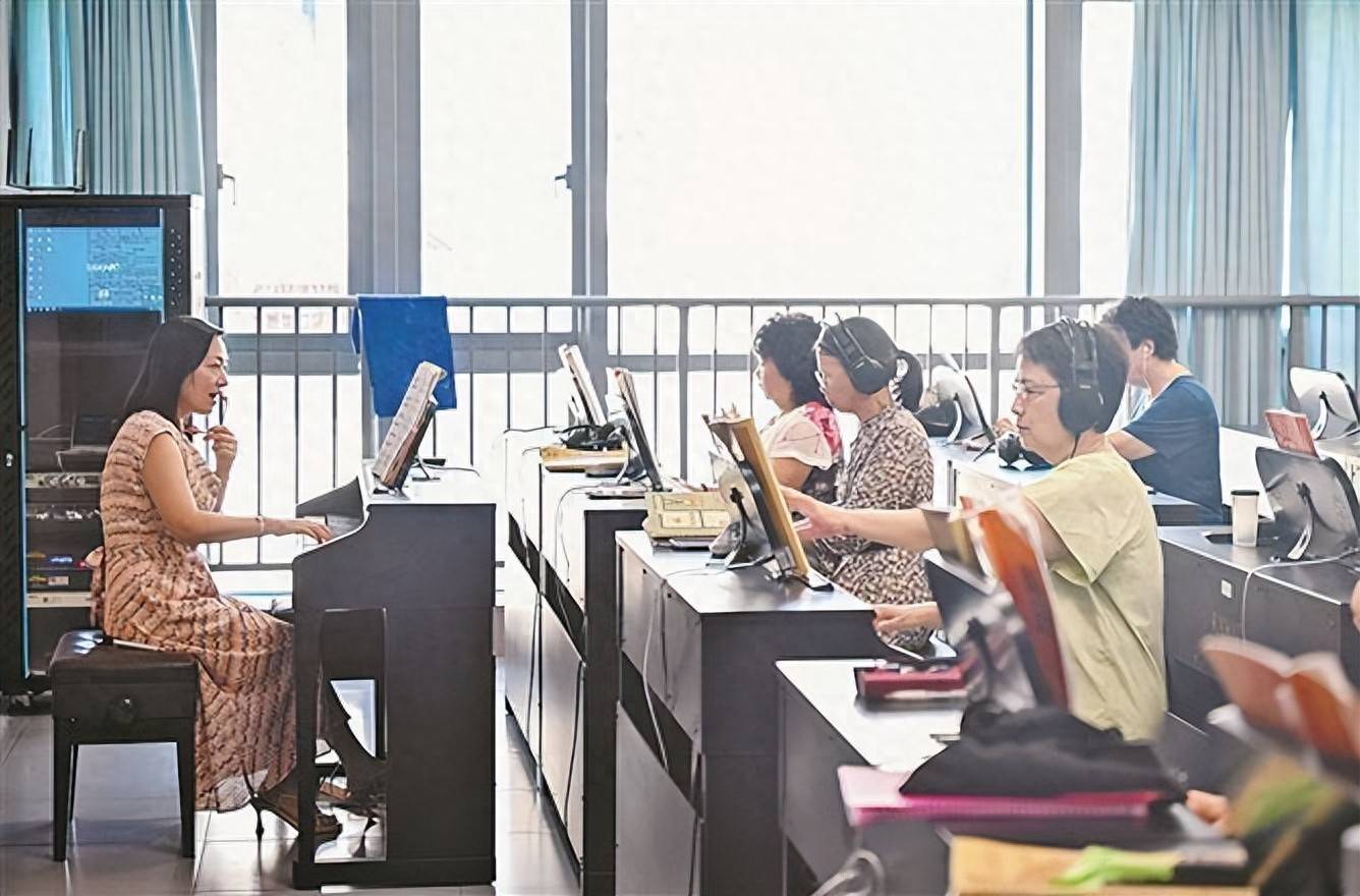 廈門老年大學開學，學位首超2萬個