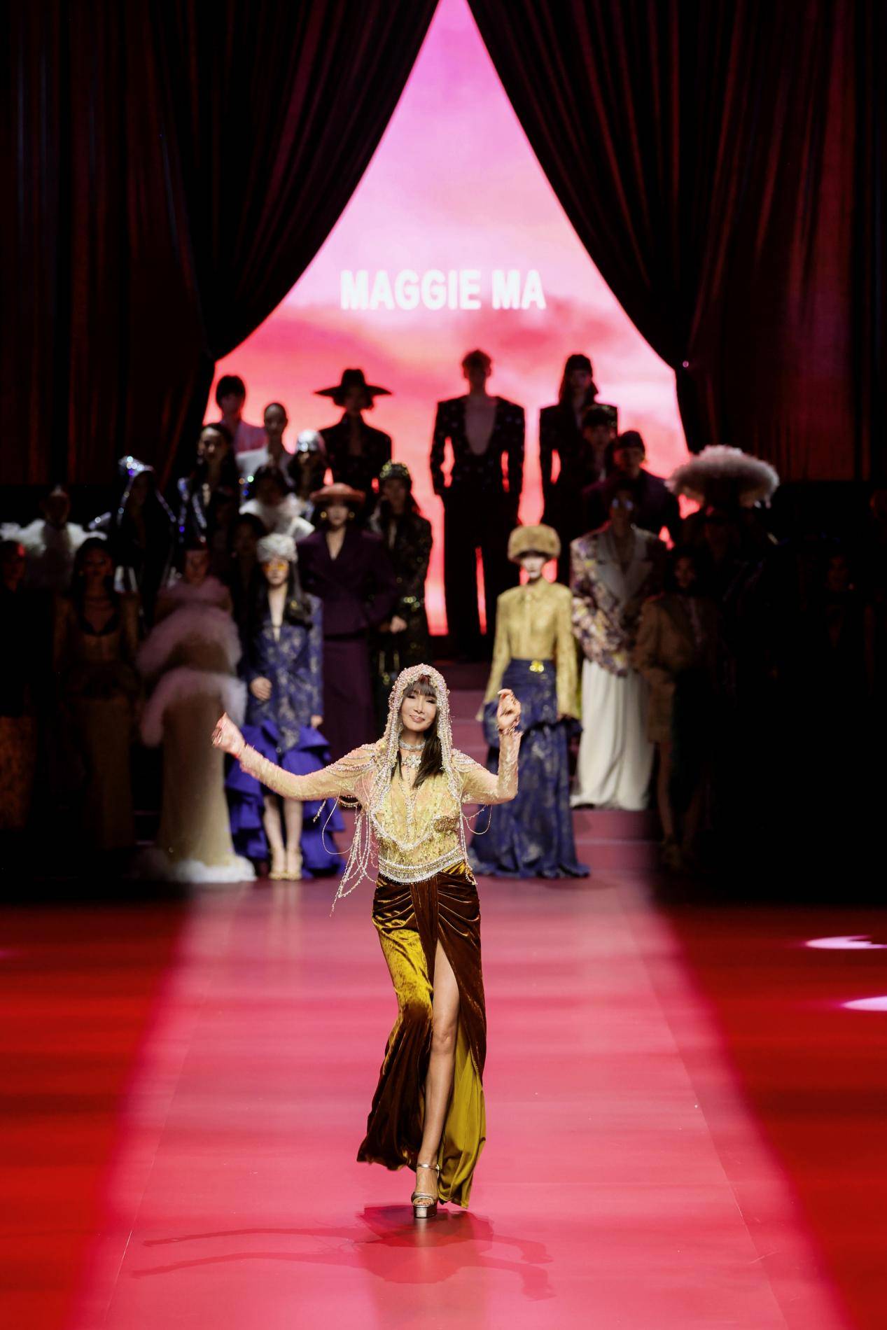 MAGGIE MA「晚序｜SILENCE VESPERS」亮相2026中國國際時裝週（秋季）：以暮色敘事書寫剛柔女性美學