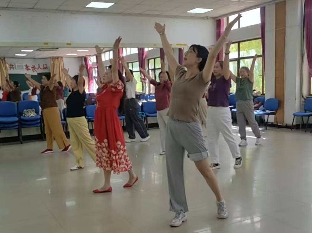 原創金秋開學啟新篇，舞韻感恩慶師恩——民族舞蹈班新學期第一課紀實