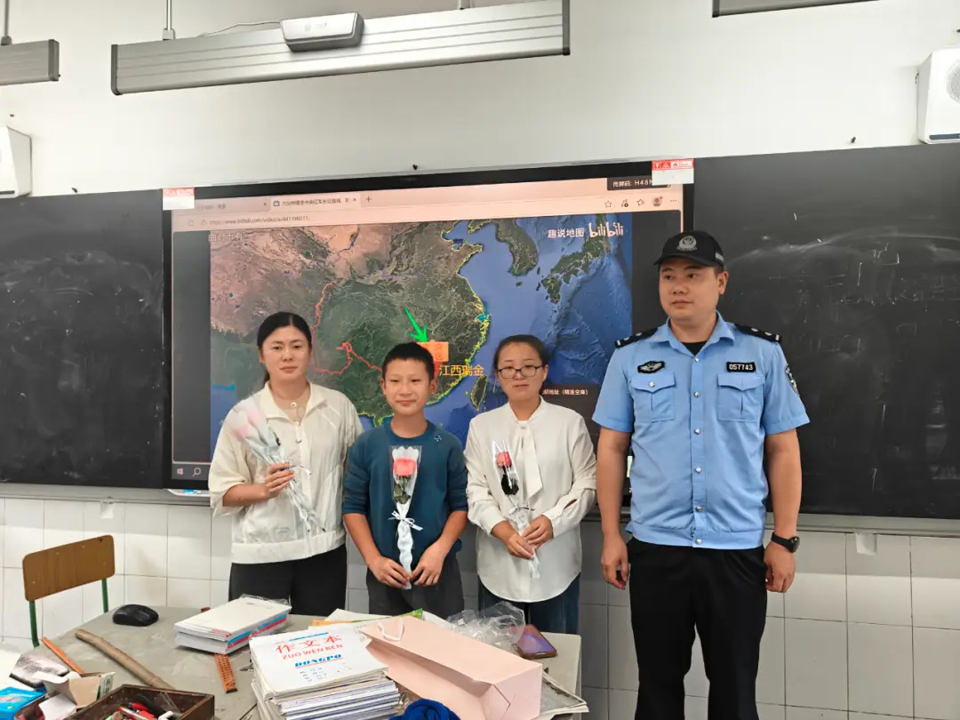 警察叔叔，你好！我是萬勝小學六年級的學生……