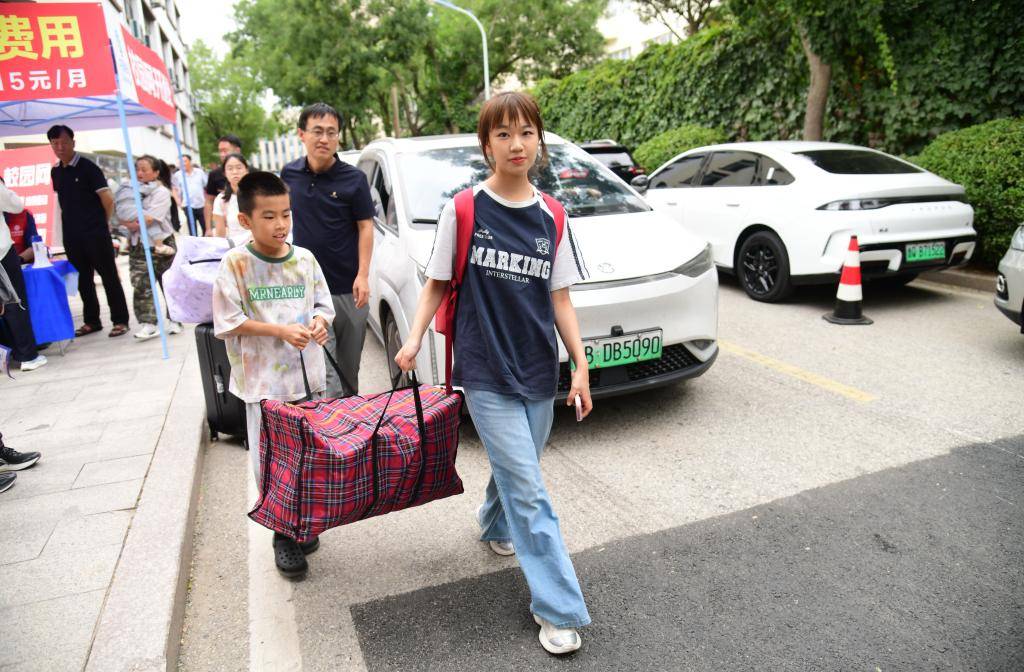 青島大學新生報到啦！