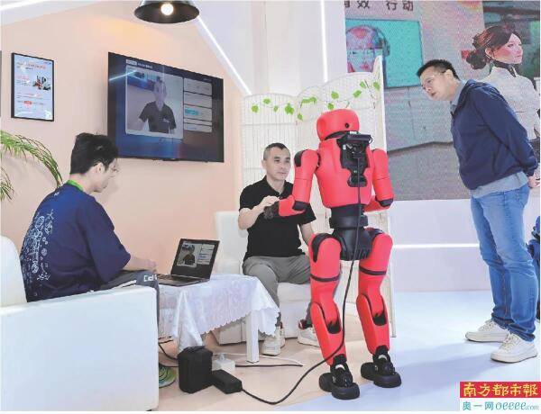 遞咖啡理貨架清掃作業齊上演 機器人告別概念走向現實生產力