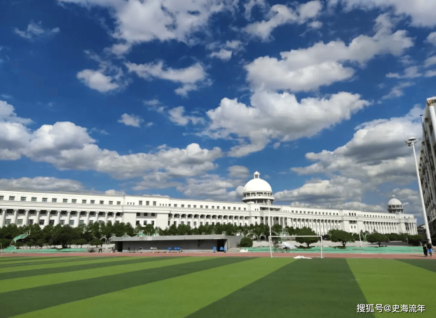 原創真腐敗！600桌宴請家長，這所大學開學辦流水席走紅