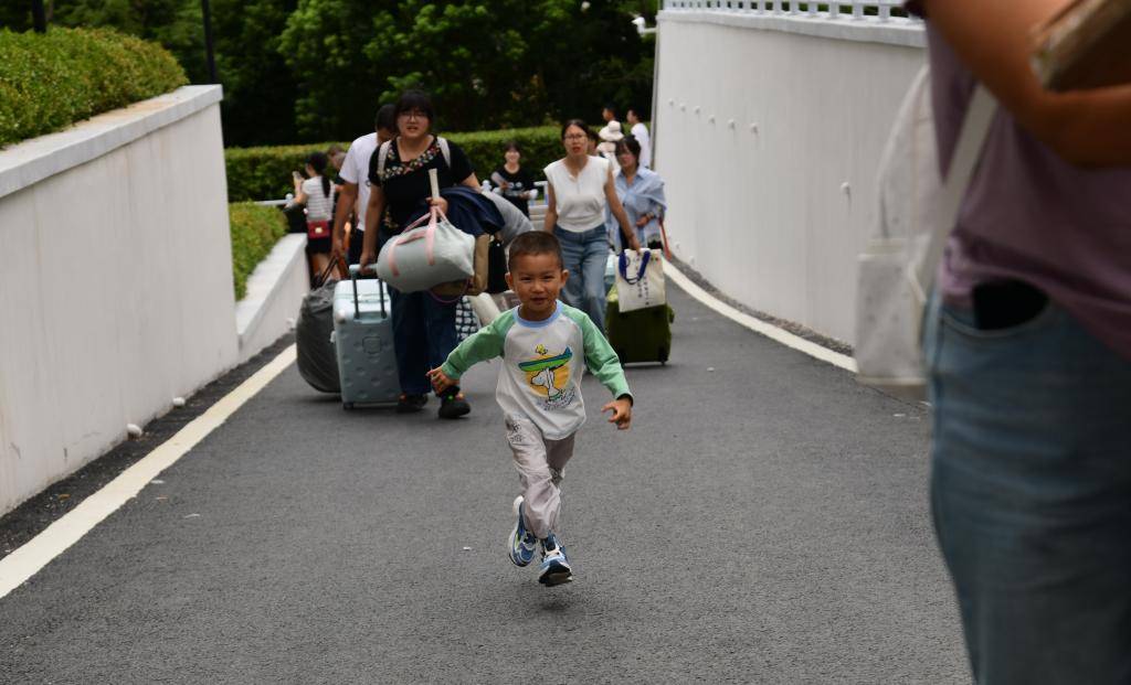 青島大學新生報到啦！