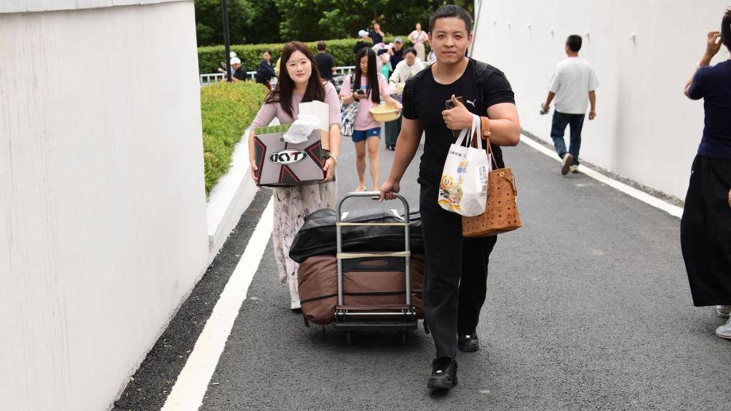青島大學新生報到啦！