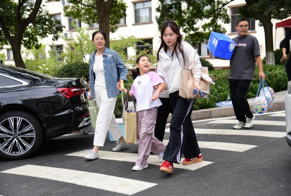 青島大學新生報到啦！