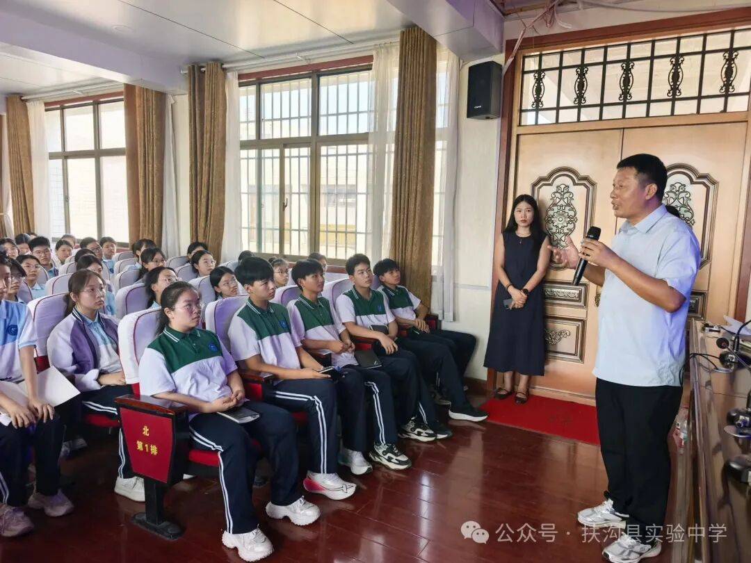 科技啟心智，碧水寄少年——科學家科普巡講走進扶溝縣實驗中學