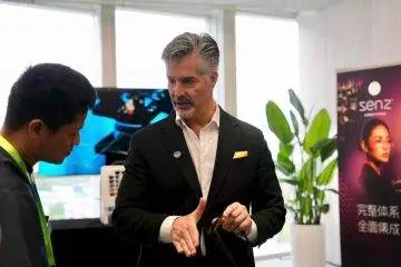 怎樣讓不戴眼鏡的人，願意每天戴一副AI眼鏡？|專訪應用材料公司副總裁 Paul Meissner