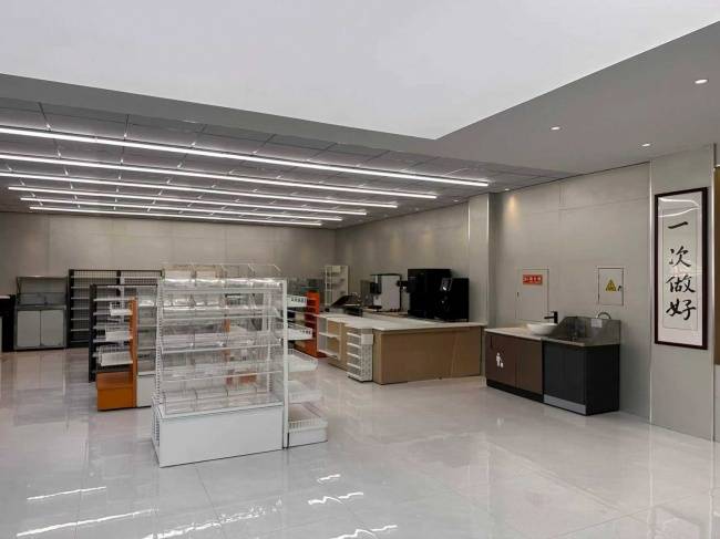 上海便利店貨架定製：昌悅工貿的門店陳列方案解析