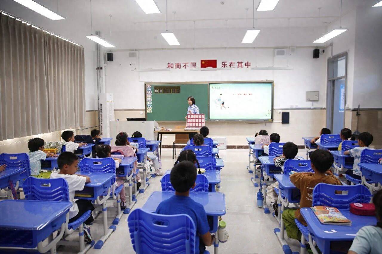 識破“零食”偽裝！ 雙井禁毒宣講走進小學課堂